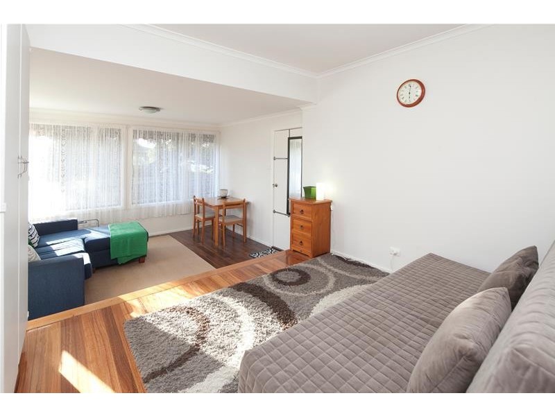 64 Essex Park Drive, Endeavour Hills VIC 3802