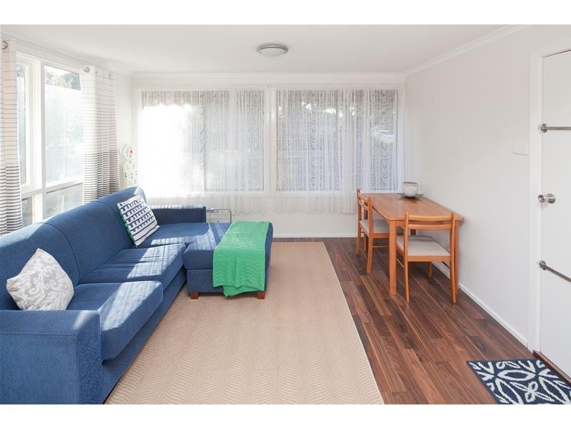 64 Essex Park Drive, Endeavour Hills VIC 3802