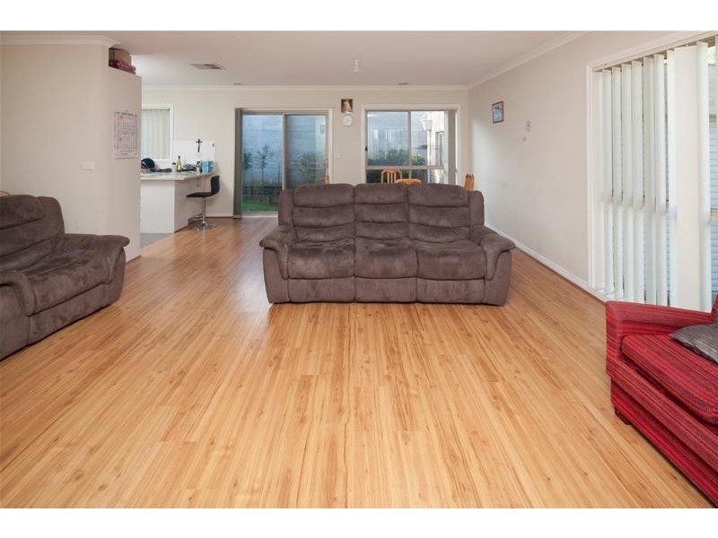 2/68 Rebecca Street, Doveton VIC 3177