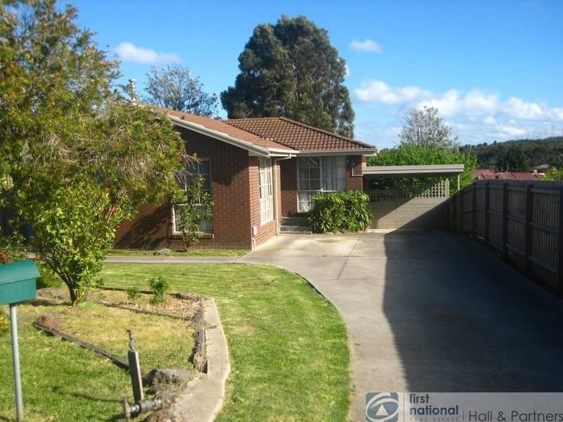 11 Paula Terrace, Endeavour Hills VIC 3802