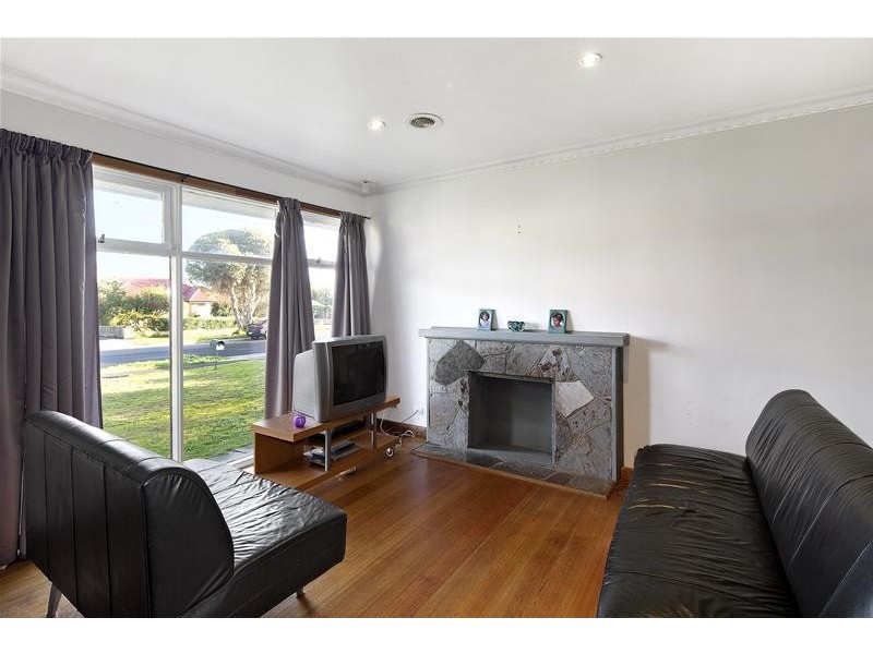 27 Carson Street, Mulgrave VIC 3170
