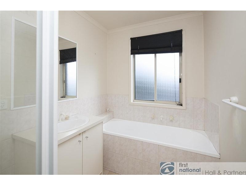 18/36-40 Hennessy Way, Dandenong North VIC 3175