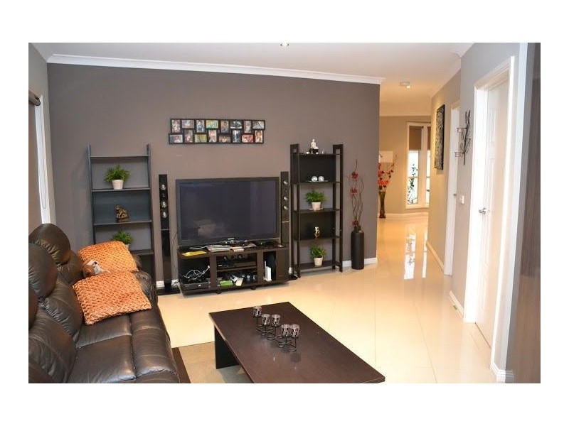 2/2 Judas Court, Doveton VIC 3177