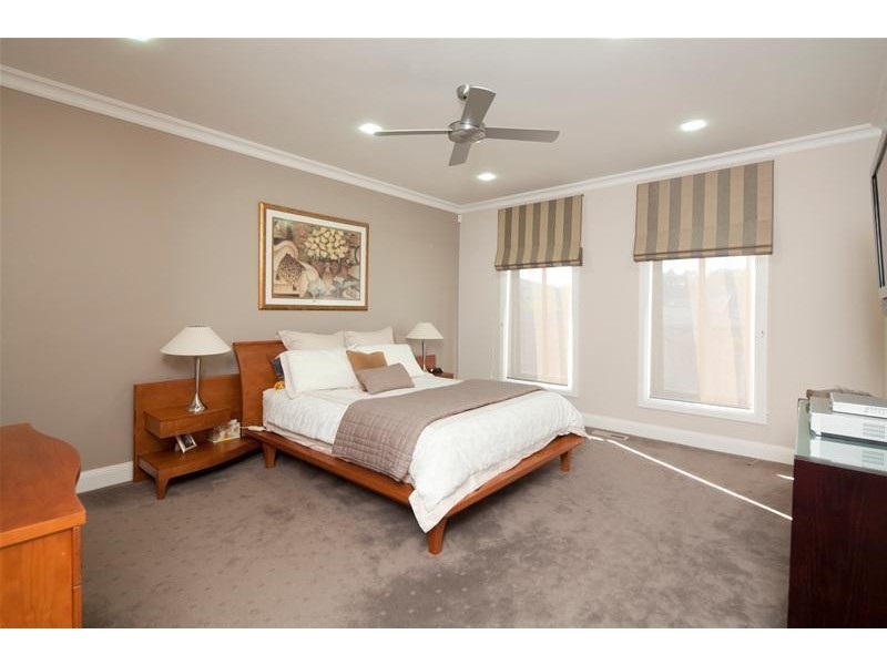 15 Orbison Court, Endeavour Hills VIC 3802