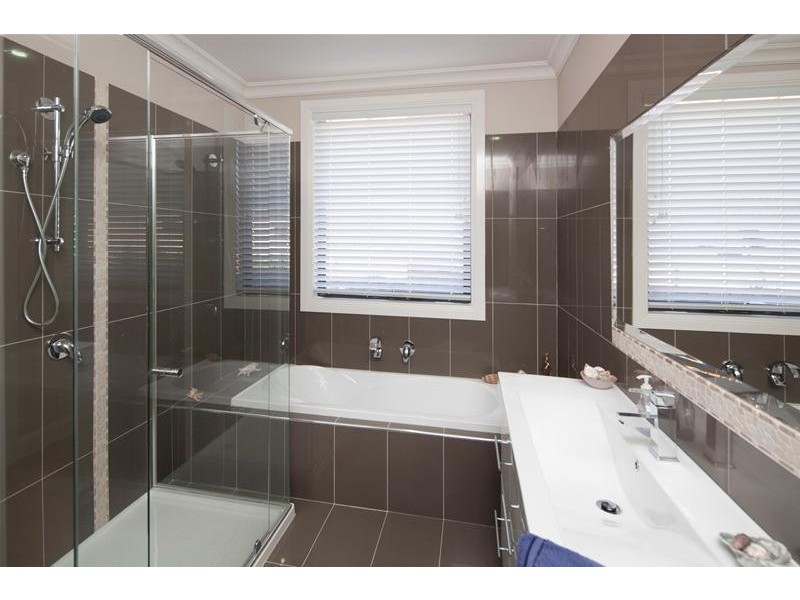 15 Orbison Court, Endeavour Hills VIC 3802