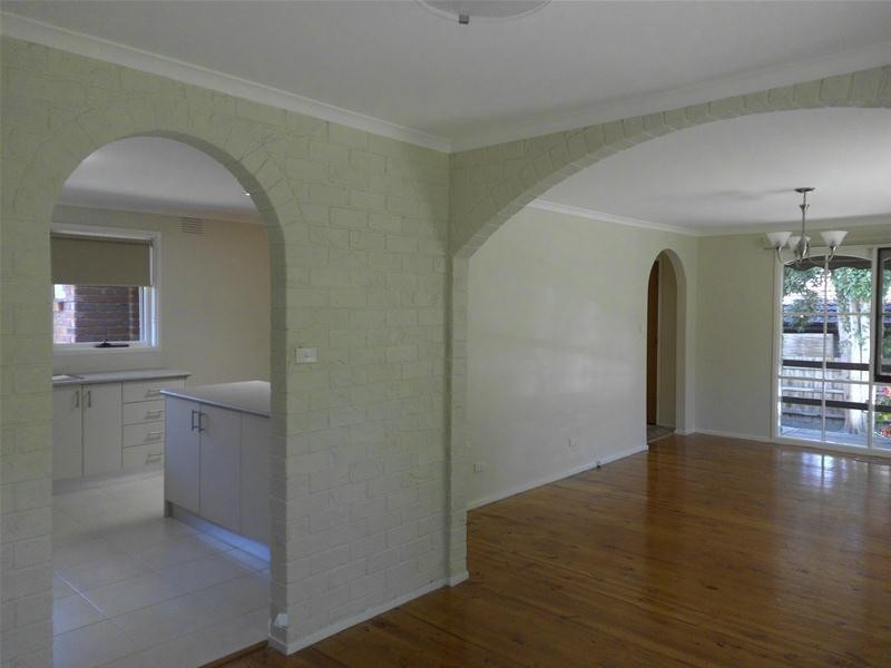 13 Robert Molyneux Avenue, Endeavour Hills VIC 3802