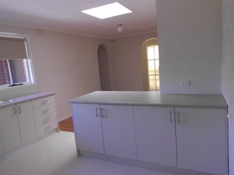 13 Robert Molyneux Avenue, Endeavour Hills VIC 3802