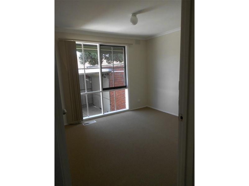 13 Robert Molyneux Avenue, Endeavour Hills VIC 3802