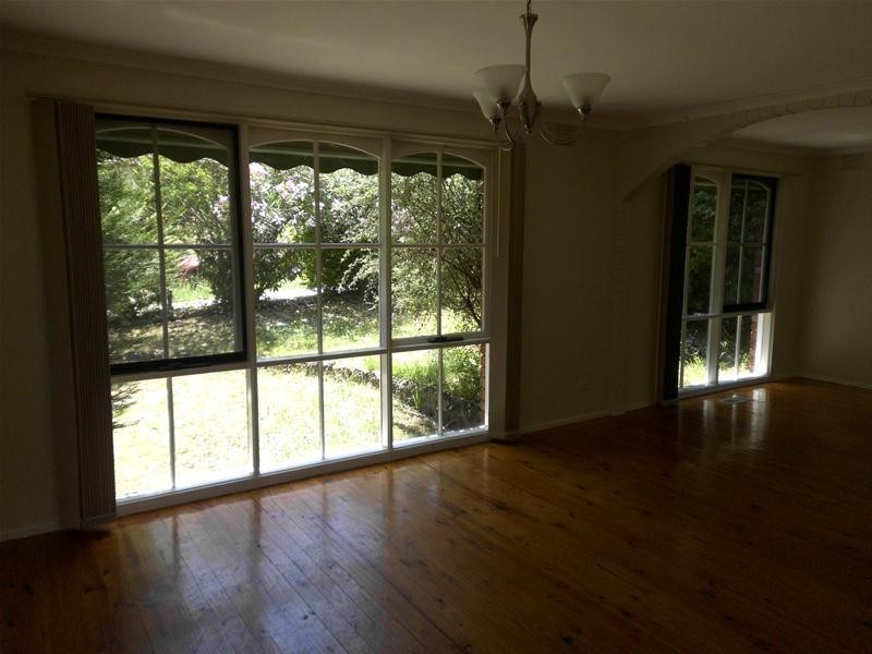 13 Robert Molyneux Avenue, Endeavour Hills VIC 3802