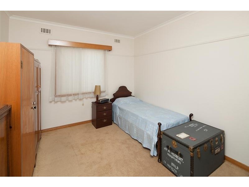 15 Third Street, Clayton South VIC 3169