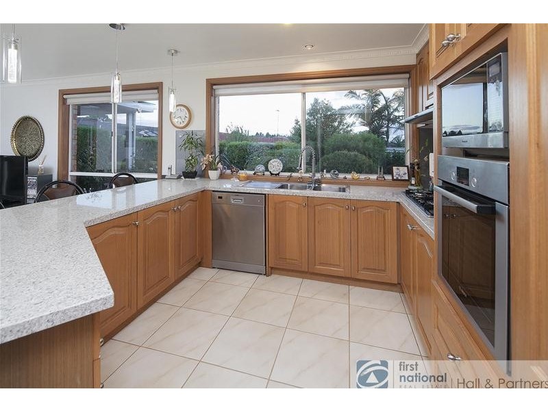 16 Freeman Court, Endeavour Hills VIC 3802