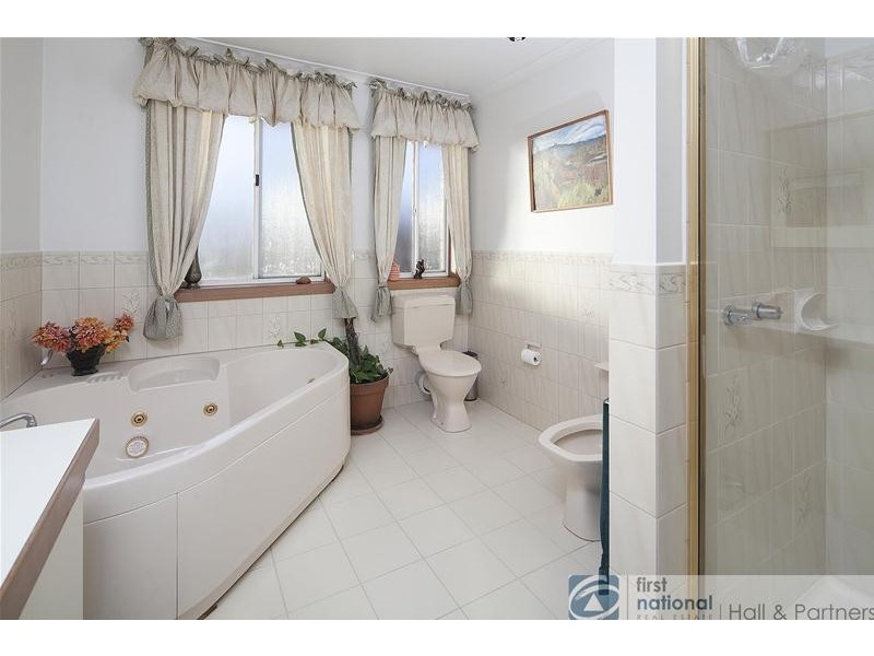 16 Freeman Court, Endeavour Hills VIC 3802