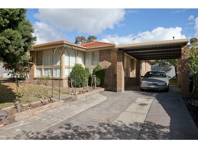 82 James Cook Drive, Endeavour Hills VIC 3802