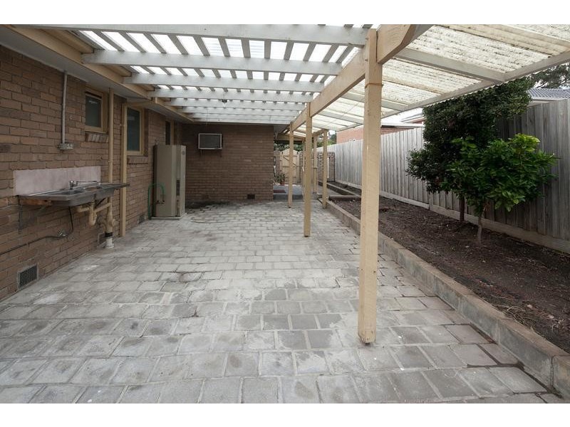 82 James Cook Drive, Endeavour Hills VIC 3802