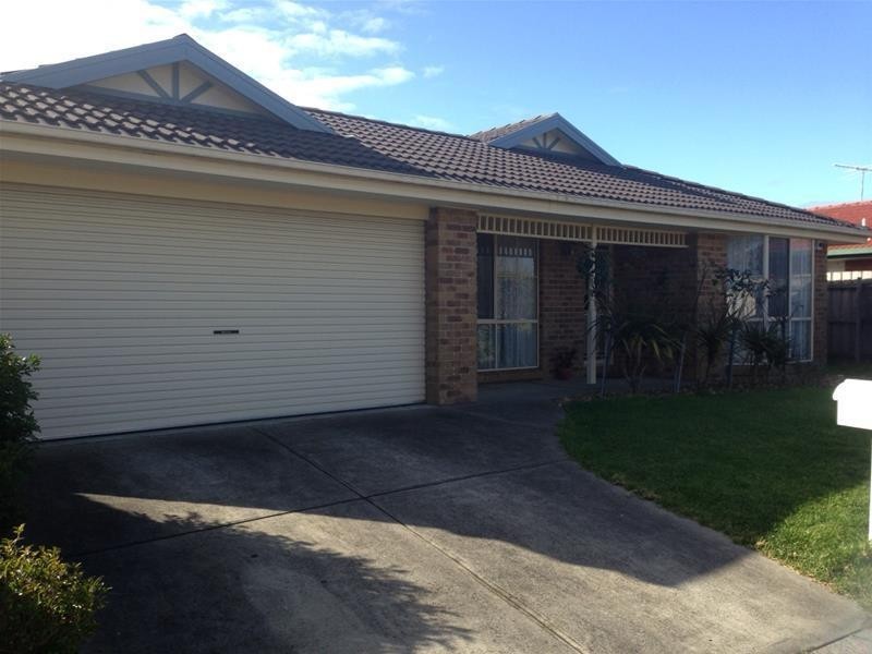 37 Warrenwood Place, Narre Warren VIC 3805