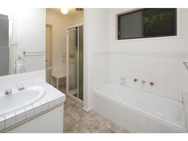 16 Suffolk Road, Dandenong North VIC 3175