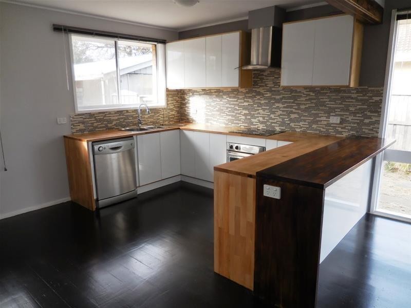 19 Mangana Drive, Mulgrave VIC 3170