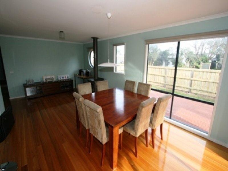 32 Ti Tree Drive, Cowes VIC 3922