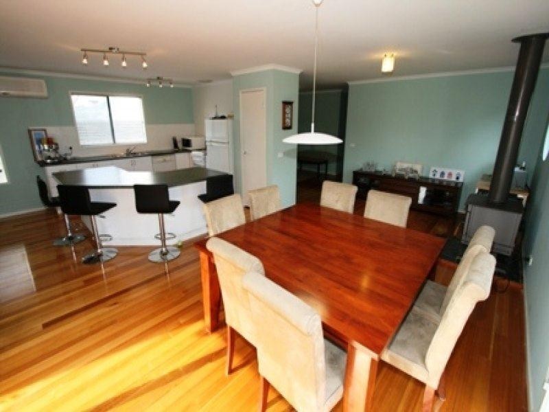 32 Ti Tree Drive, Cowes VIC 3922