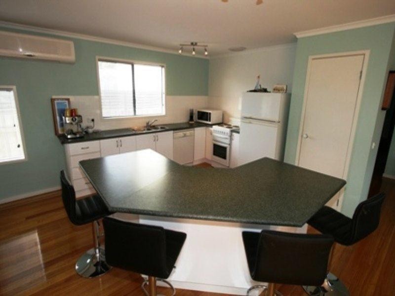 32 Ti Tree Drive, Cowes VIC 3922