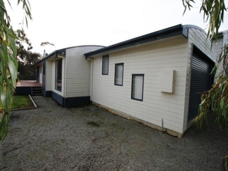 32 Ti Tree Drive, Cowes VIC 3922