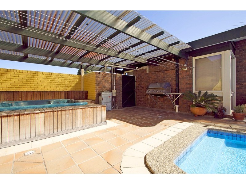 16 Brookland Court, Mulgrave VIC 3170