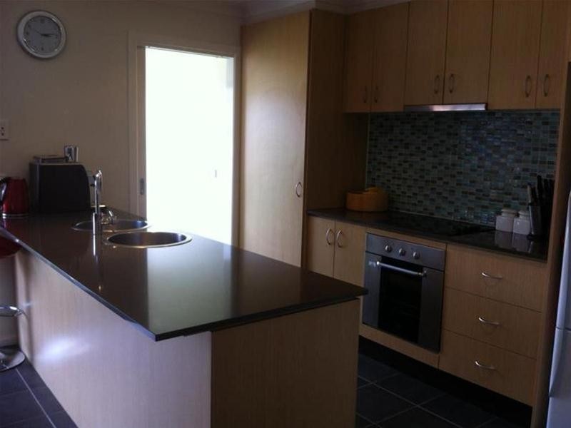 10 Walnut Way, Pakenham VIC 3810