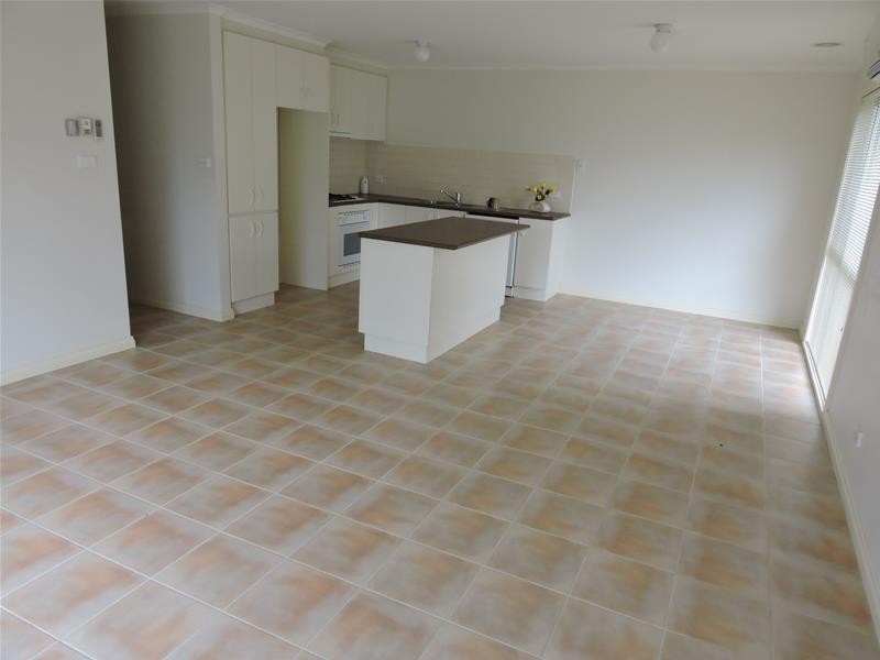 6 Normanton Place, Berwick VIC 3806