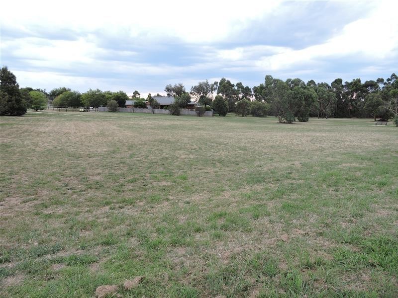 6 Normanton Place, Berwick VIC 3806