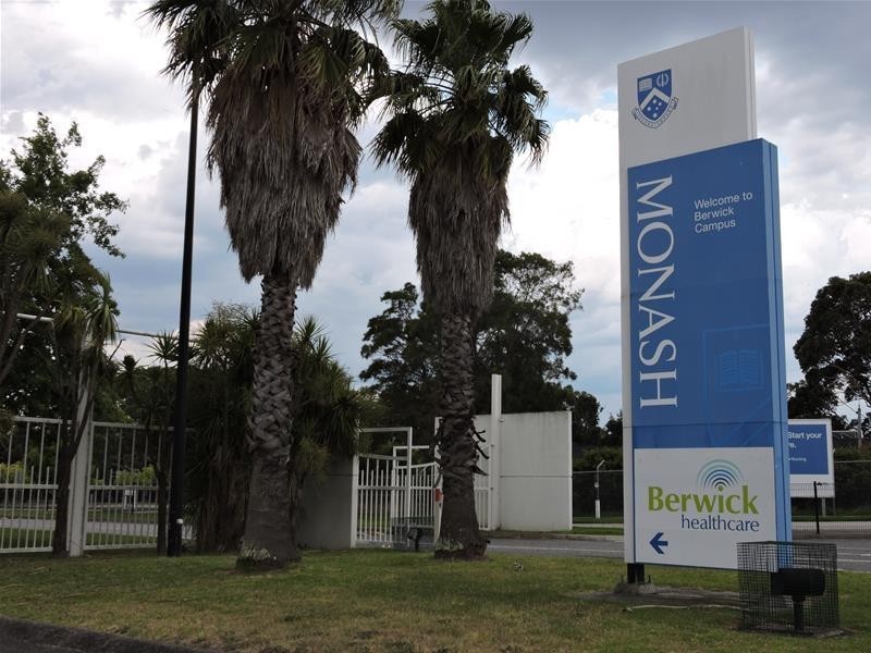 6 Normanton Place, Berwick VIC 3806