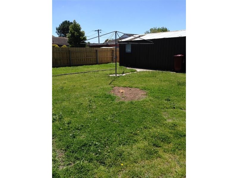 2 Newman Avenue, Noble Park VIC 3174