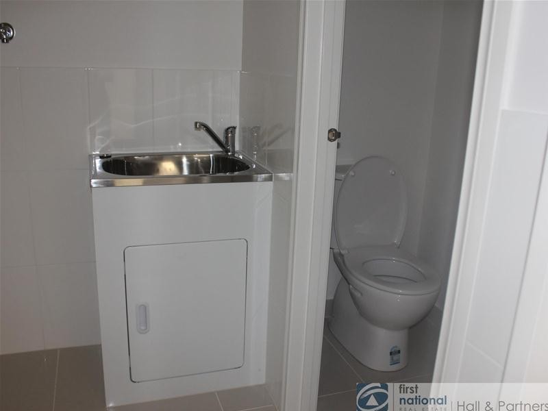 6/33 New Street, Dandenong VIC 3175