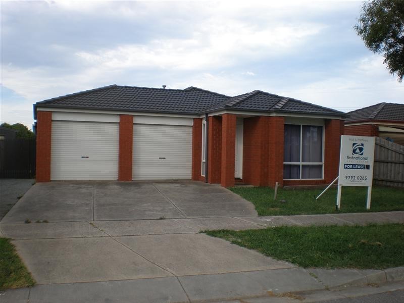 22 Linda Drive, Cranbourne VIC 3977