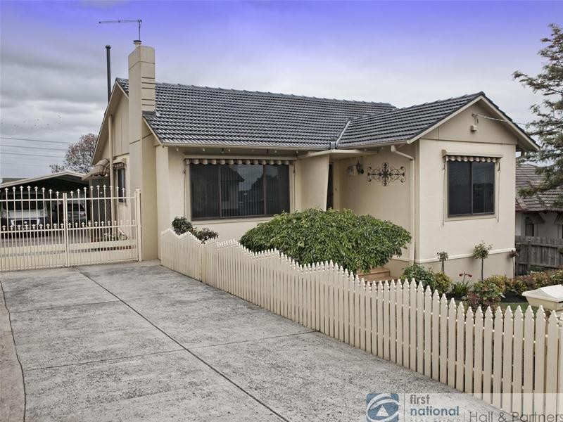 11 Magnolia Grove, Doveton VIC 3177