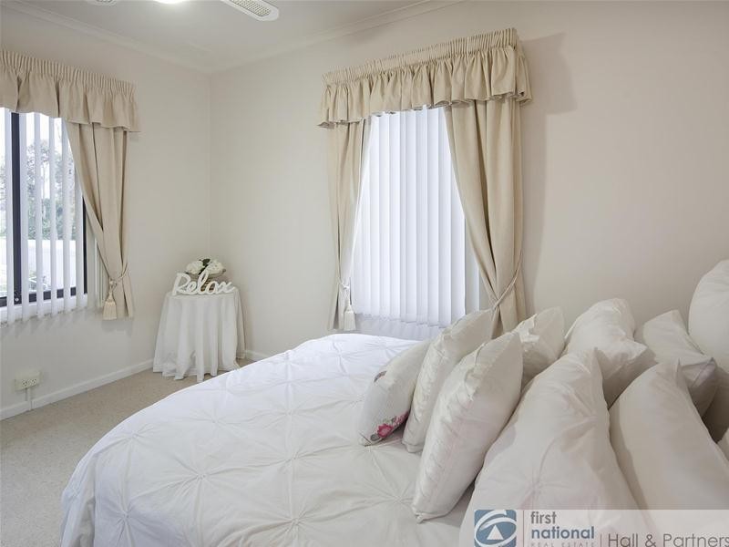 11 Magnolia Grove, Doveton VIC 3177