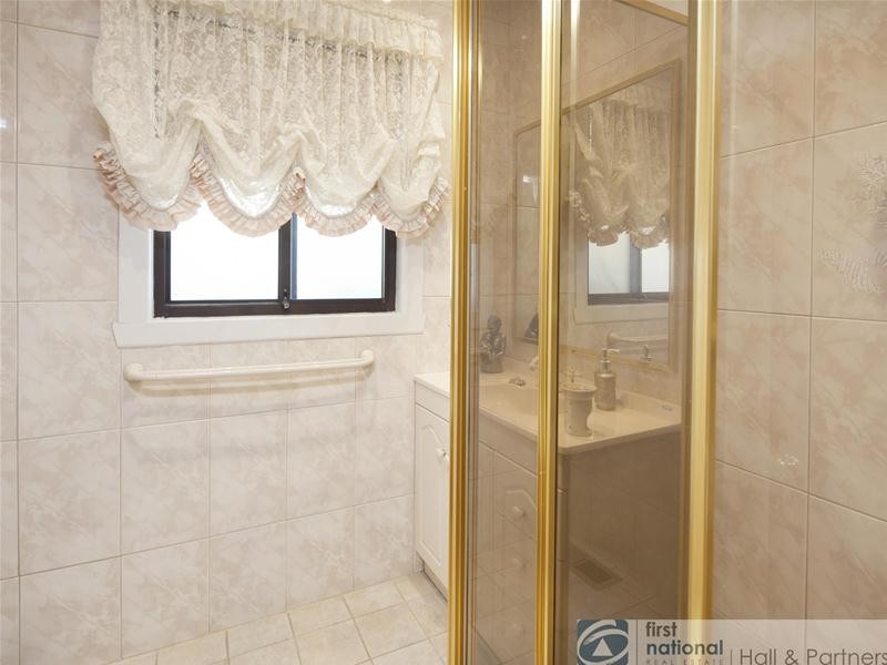 11 Magnolia Grove, Doveton VIC 3177