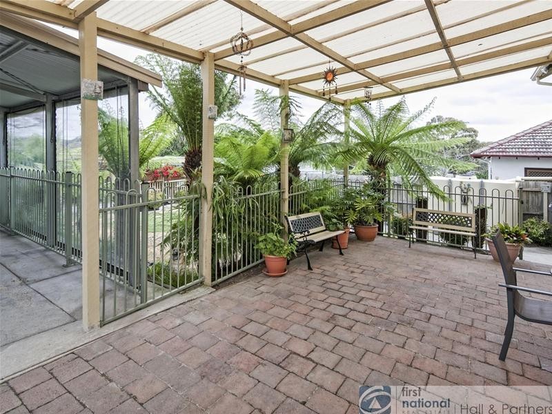 11 Magnolia Grove, Doveton VIC 3177