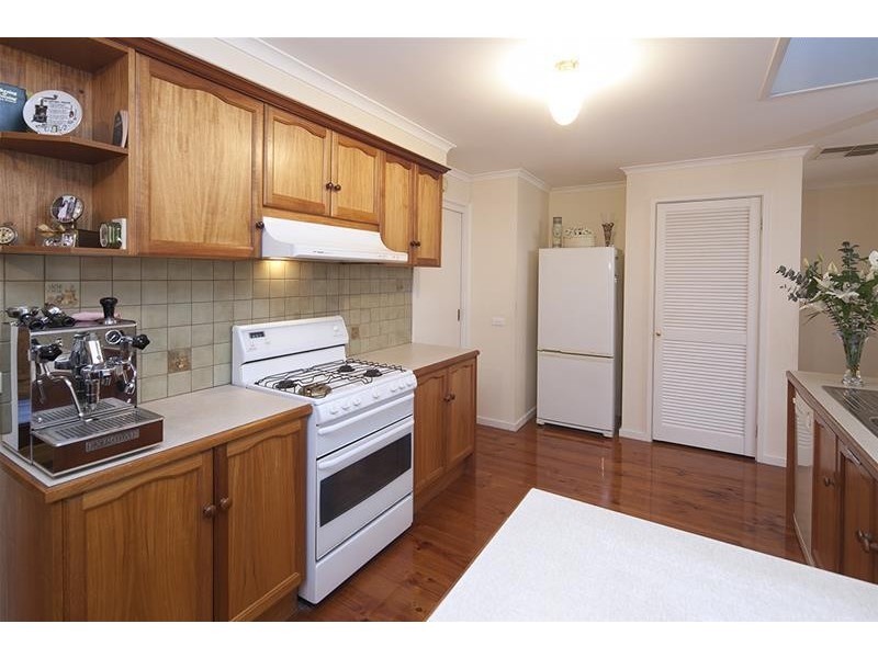 14 Hanna Drive, Endeavour Hills VIC 3802