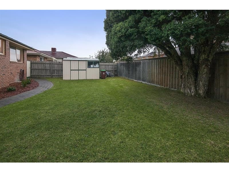 14 Hanna Drive, Endeavour Hills VIC 3802