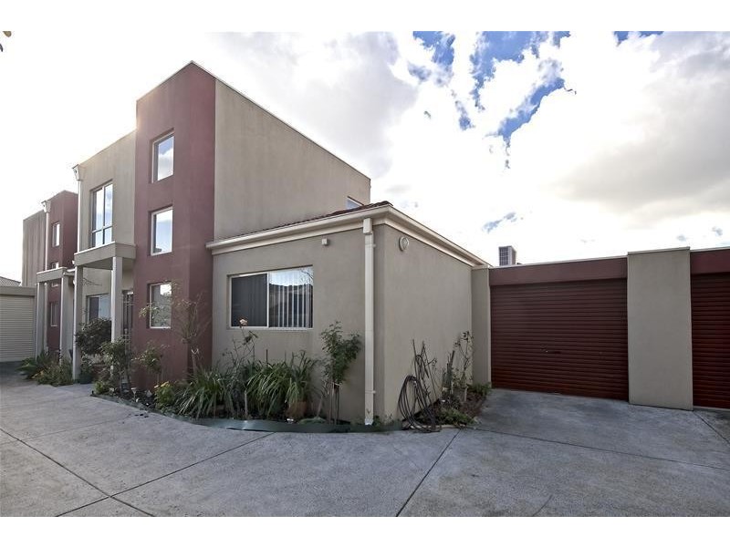 2/1 Day Street, Dandenong VIC 3175