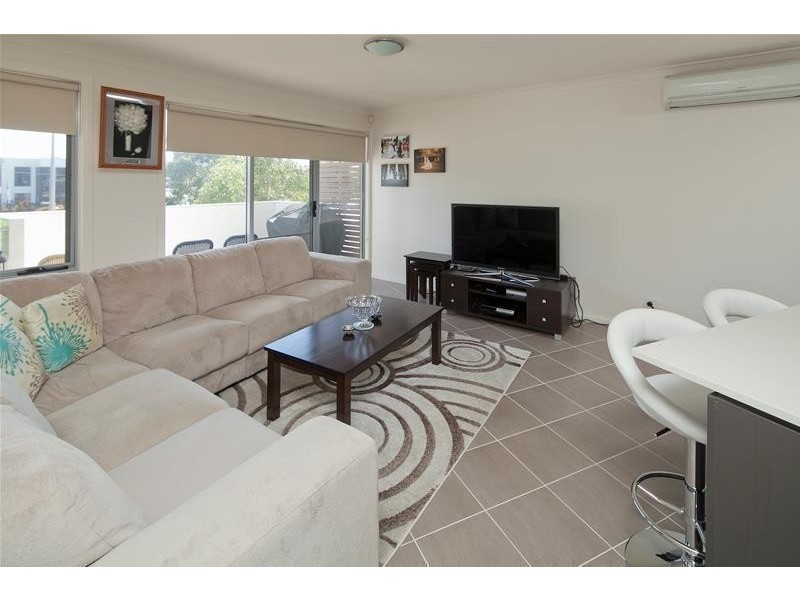 4/19-27 Connell  Lane, Dandenong VIC 3175