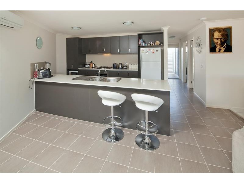 4/19-27 Connell  Lane, Dandenong VIC 3175