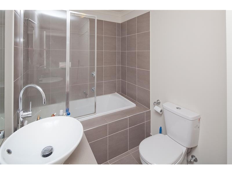 4/19-27 Connell  Lane, Dandenong VIC 3175