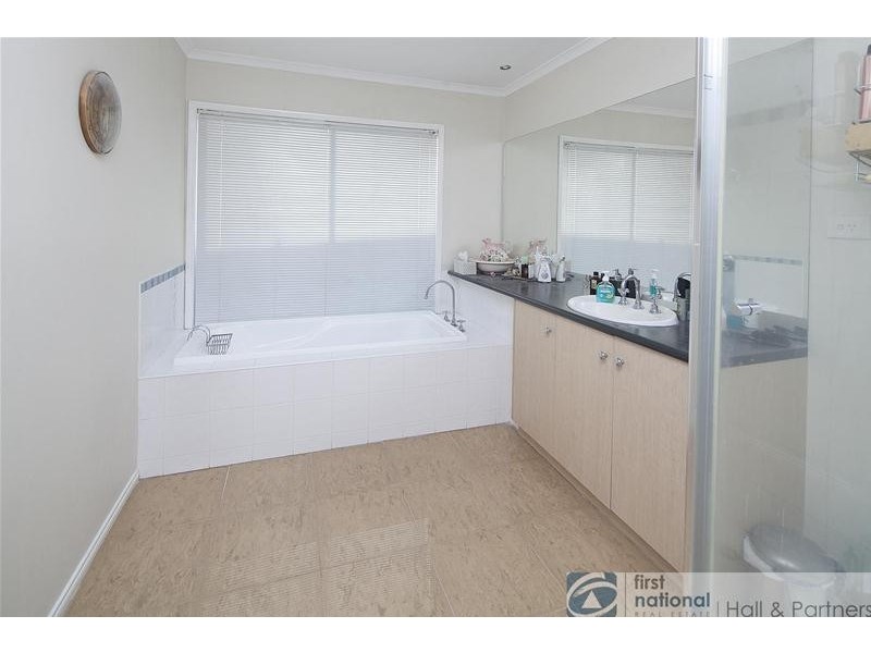 11 Clocktower Court, Berwick VIC 3806