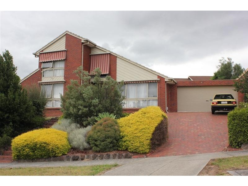 30 William Hovel Drive, Endeavour Hills VIC 3802