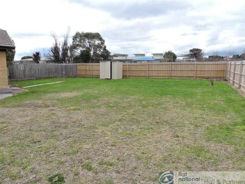 8 Muirkirk Close, Endeavour Hills VIC 3802