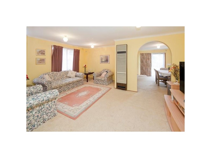 24 Clydebank Avenue, Endeavour Hills VIC 3802