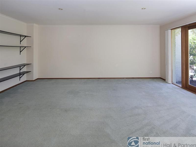 13 Tarrangower Place, Berwick VIC 3806