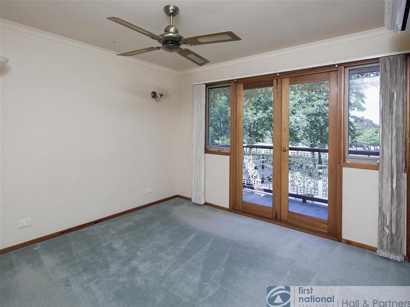 13 Tarrangower Place, Berwick VIC 3806