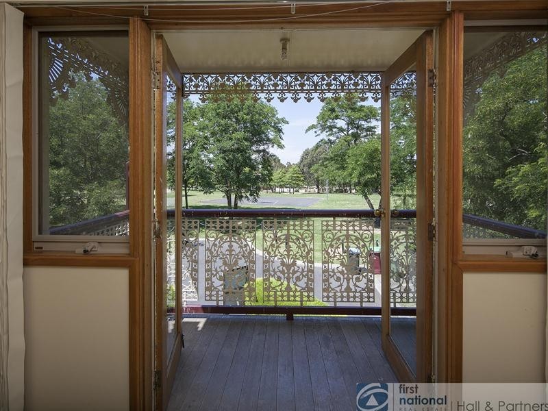 13 Tarrangower Place, Berwick VIC 3806